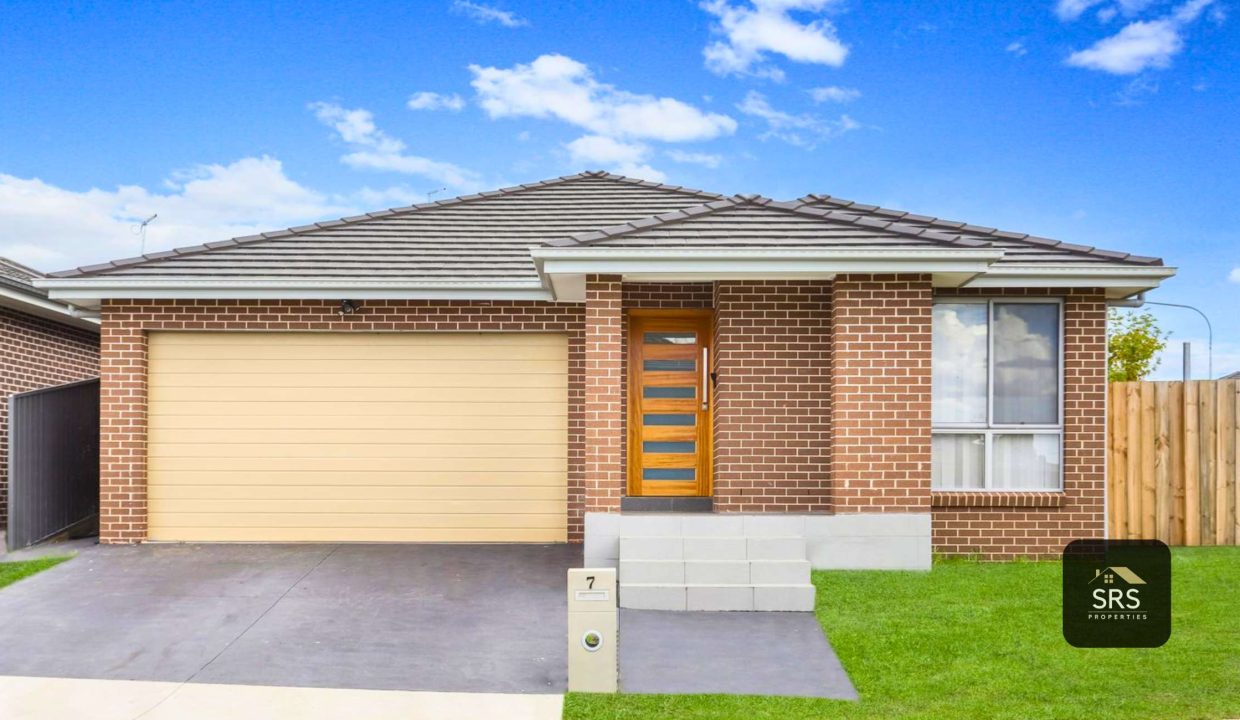 7 Glover Street, Claymore, NSW 2559 (1)